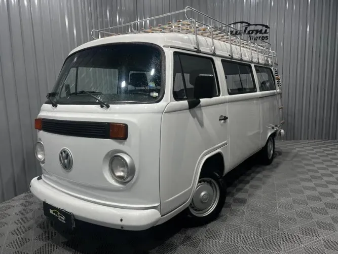 Volkswagen Kombi Lotação 1.6 MPI (álcool) 2005