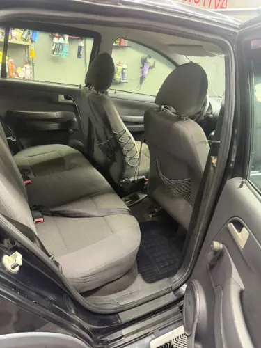 Volkswagen Crossfox 1.6 MI Total Flex 8V 5P 2009