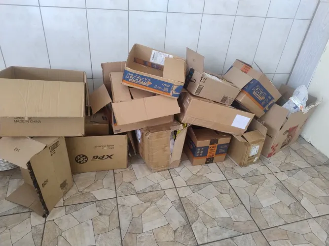 Caixas de papelão doação