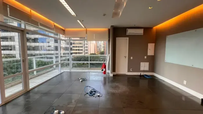 Imóvel para aluguel possui 48 metros quadrados em Cidade Monções - São Paulo - SP