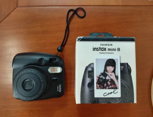Câmera instantânea Fujifilm Instax Mini 8
