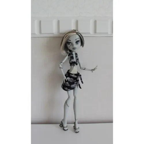 Monster High Frankie cabelo curto