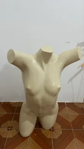 Manequim feminino busto