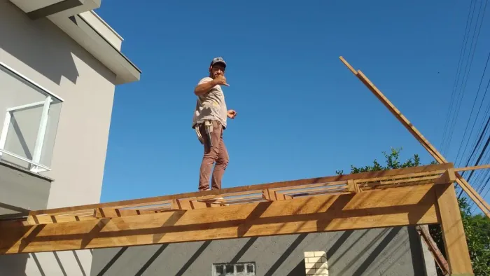 Pedreiro, carpinteiro, construção, reforma, telhado, deck, pergolado