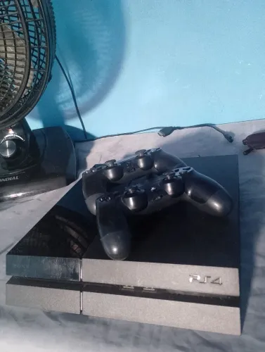 VENDO PS4 POR 1250