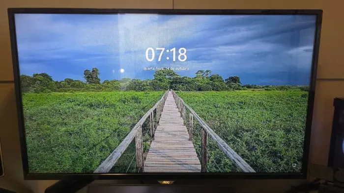 SmartTv Aoc LE32S5970 32" HD (1366x768), Wi-Fi integrado e conversor digital