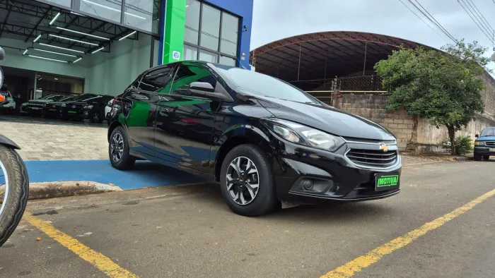 Chevrolet Onix Hatch LT 1.0 8V Flex Mec. 4P 2017