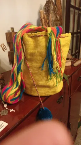 Bolsa indiana, belissima e ousadissima, sem uso, atemporal