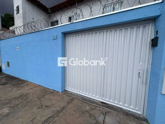 Casa disponível para aluguel no bairro Major Prates, em Montes Claros, 02 Quarto(s)