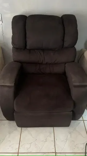 Poltrona do papai reclinável retrátil cor preta