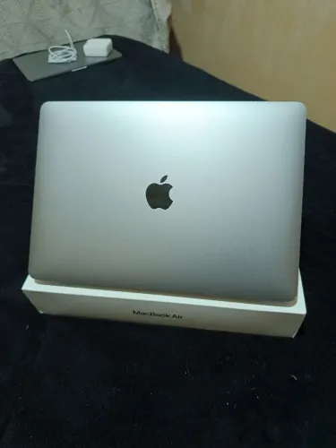 Macbook Air 2020, Intel Core i5, 8GB RAM, 512SSD, absolutamente impecável.