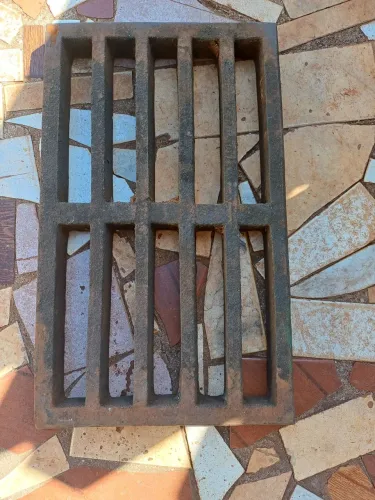 Grelha de ferro fundido para passagem de caminhão