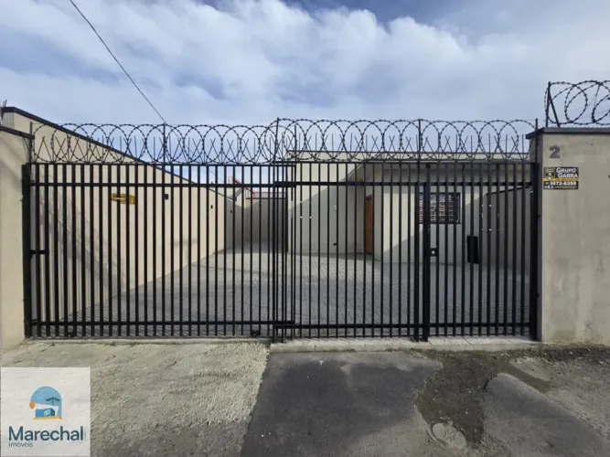 Casa em Alvenaria com 2 Dormitórios - Boqueirão