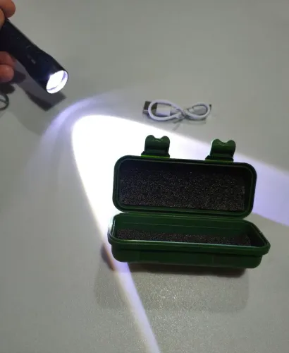Mini Lanterna Potente Portátil Recarregável com Maletinha