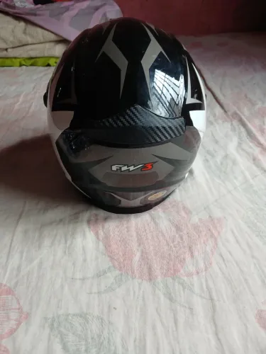 Capacete fw3 400R$