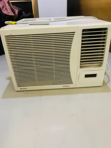 Ar-condicionado Gree , 10.000 Btu. Tudo funcionando em perfeito estado , só usar. 