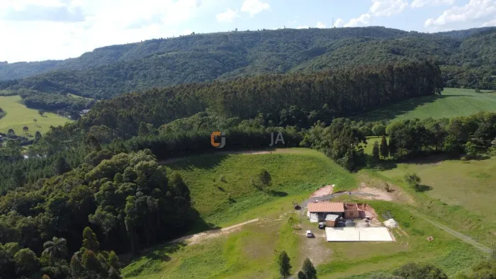 CHÁCARA FORMADA, 500m ESTRADA DE CHÃO, VISTA PARA SERRA DE SÃO LUIZ DO PURUNÃ