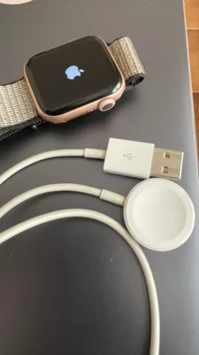 Apple Watch Series 5 40mm Gold Aluminum