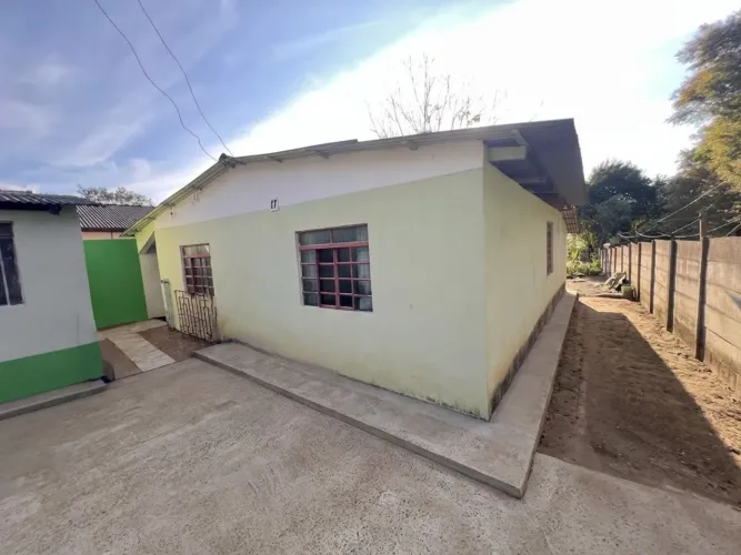 Vendo casa de posse em Ponta Grossa 