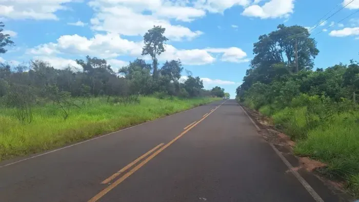 Alugo 5.000 m2 - asfalto saída Três Lagoas, NO ASFALTO, Aeroporto Santa Maria, BRUTA 2.900