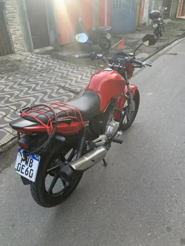 Moto muito boa para seu dia dia,toda revisada e está em ótimo estado...troco em carro.