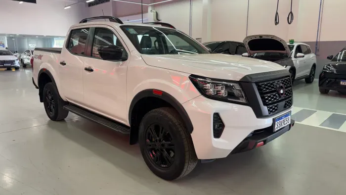 Nissan Frontier Pro4x CD 4X4 2.3 Bi-TB Die. AUT 2024