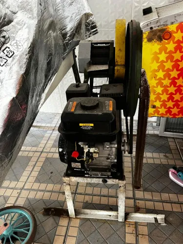 Moenda a gasolina e elétrica