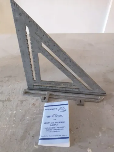 Esquadro de Aluminio Swanson original