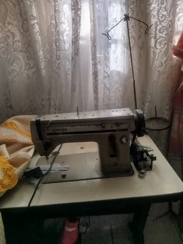 Máquina de costura e bordar
