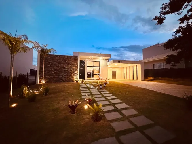 Casa à Venda no Condomínio Gran Royalle Lagoa Santa - 4 Quartos, Piscina e Lote de 1.071 m