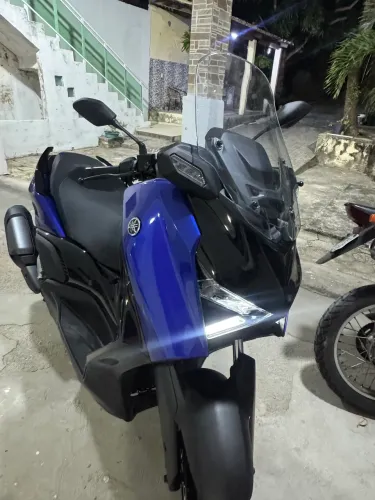Xmax 300 conect 2027