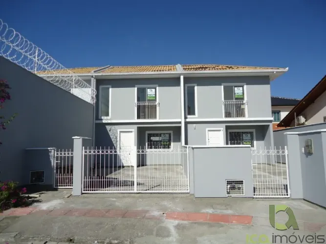 ALUGUE! CASA GEMINADA COM 2 QUARTOS!