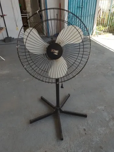 VENTILADOR DE COLUNA OU TRIPÉ 