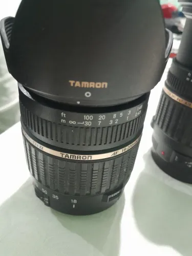 Vendo 2 lentes para máquina fotográfica tanrom 17/50 18/200 mm valor das duas 2500