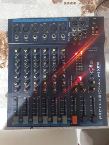 MESA DE SOM ONEAL 6 CANAIS PRA VENDER LOGO