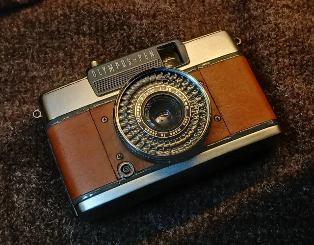 Câmera analógica Olympus pen ee2 revisada