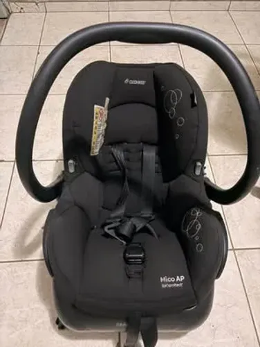 Bebê conforto e carrinho de bebê