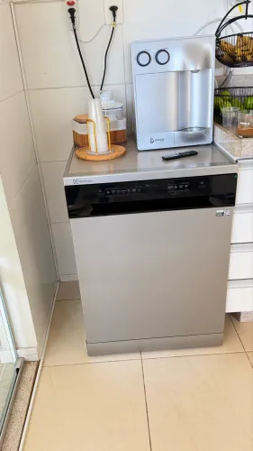 Máquina de lavar louça 5 meses de uso