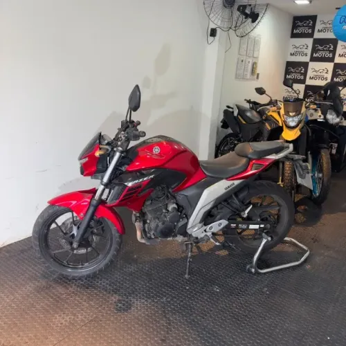 Fz25 250cc 2023 com 35 mil km. Super nova!