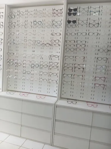 ARMÁRIO EM MDF PARA ÓTICA