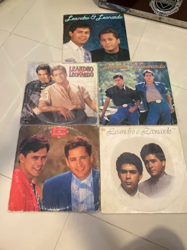Disco de vinil coletânea Leandro e Leonardo raridade