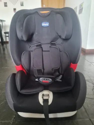 Cadeira de Carro Infantil Chicco YOUniverse - 9kg a 36kg