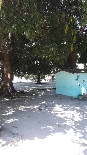 Sitio com casa de principal e de caseiro - 1000m² de área de terreno