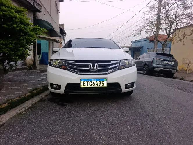 Honda City Sedan LX 1.5 Flex 16V 4P Aut. 2014