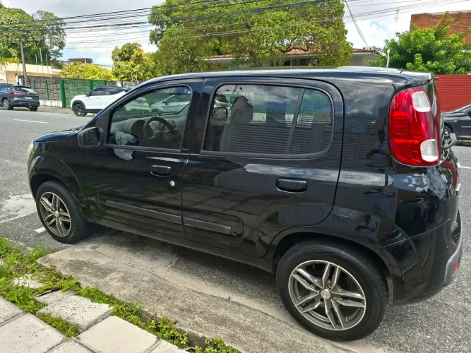 Fiat Uno Vivace Celeb. 1.0 EVO F.flex 8V 5P 2013