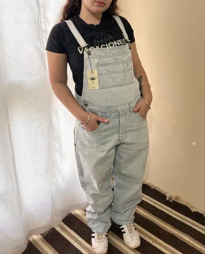 macacão jeans vintage da guess