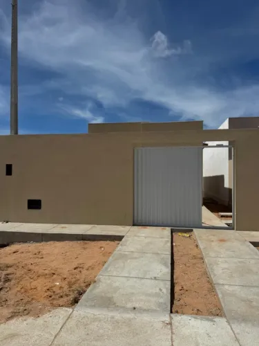 Vendo Casa no Planalto com 02 quartos