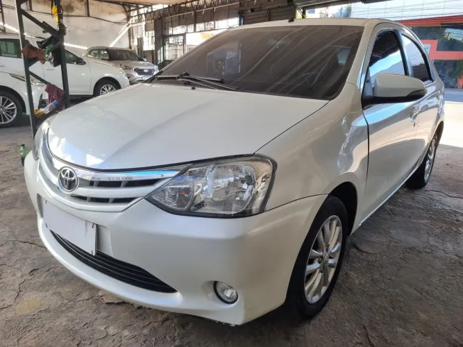 Toyota Etios XLS Sedan 1.5 Flex 16V 4P Mec. 2016