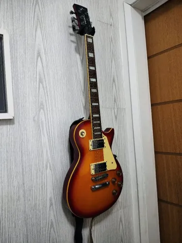 Guitarra Vogga LP VCG621N CS