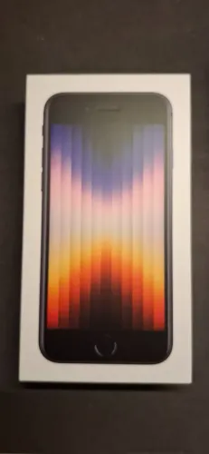 iPhone Se 3 Preto (64GB) + Fone De Ouvido E Carregador (com Caixa)